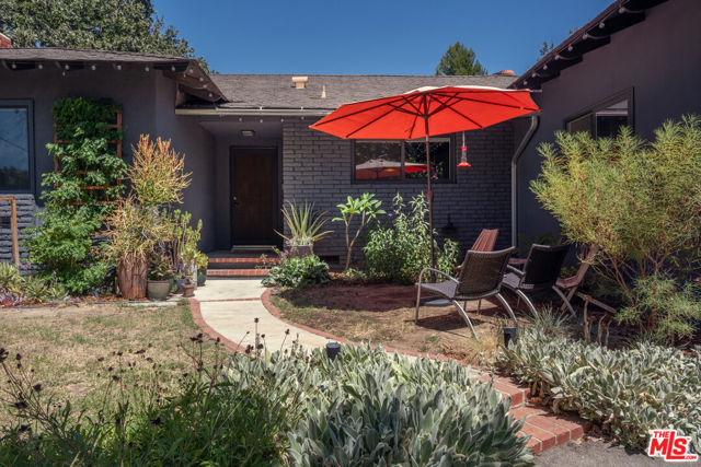 25166 Wheeler Road, Newhall CA: https://media.crmls.org/mediaz/73b5d005-e373-4b93-9220-b45d1d4ad404.jpg
