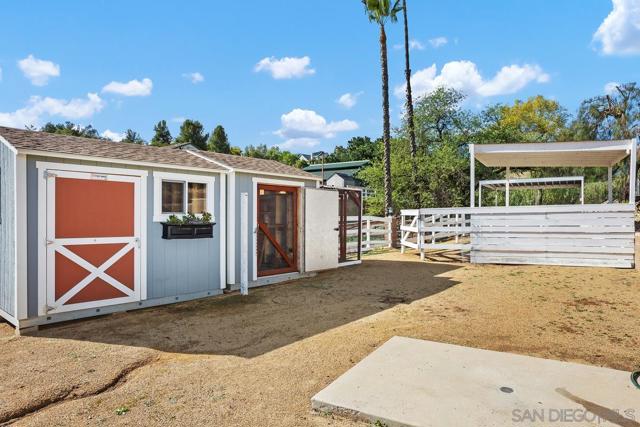 14298 Ipava Dr, Poway CA: https://media.crmls.org/mediaz/73b670da-cd4d-40c6-9cc5-7bc2e5d63748.jpg