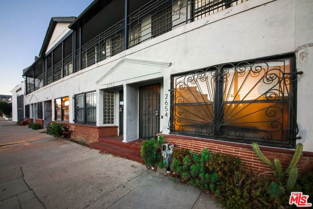 2646 La Cienega Avenue, Los Angeles CA: https://media.crmls.org/mediaz/73b6f587-5156-4446-8009-74e24d4adec9.jpg