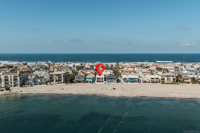 2841 Bayside Walk, San Diego CA: https://media.crmls.org/mediaz/73b72f20-2af9-42e1-8c7b-7459b6d60f6f.jpg