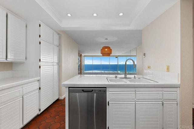 Detail Gallery Image 6 of 45 For 1200 Harbor Dr 16b,  Oceanside,  CA 92054 - 2 Beds | 2 Baths