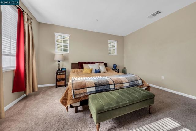 1037 Gridley Dr, Pittsburg CA: https://media.crmls.org/mediaz/73b7ea7f-5703-4a9a-b033-ffe9760cf7bc.jpg