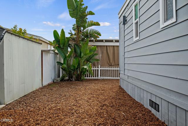 Detail Gallery Image 23 of 28 For 113 Camino Valverde #113,  Camarillo,  CA 93012 - 2 Beds | 2/1 Baths