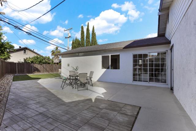 42948 Applewood Street, Fremont CA: https://media.crmls.org/mediaz/73b92e9b-fac0-462b-a6d6-9d73de02e5ae.jpg