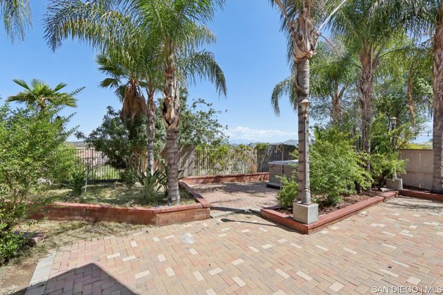 25 Villa Roma, Lake Elsinore CA: https://media.crmls.org/mediaz/73b96e47-ed35-415b-aaf0-328566ed7be9.jpg