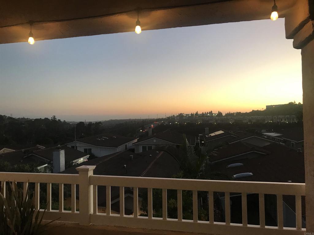 https://media.crmls.org/mediaz/73ba7027-e84e-47df-8867-f5b68a14b3e4.jpg?preset=X-Large