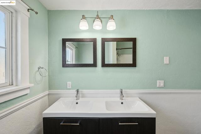 1063 32Nd St, Oakland CA: https://media.crmls.org/mediaz/73bac851-410a-4615-a93f-f1004f52ab68.jpg
