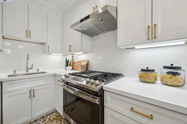 108 Kingswood Cir, Danville CA: https://media.crmls.org/mediaz/73bb0cf7-94dc-4e97-ad1a-864d33b87172.jpg