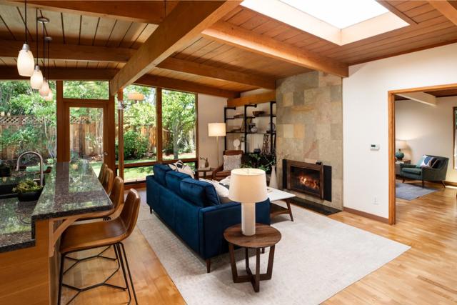 86 Roosevelt Circle, Palo Alto CA: https://media.crmls.org/mediaz/73bb8641-8d00-42cb-9bfc-a604ae0a1b6c.jpg