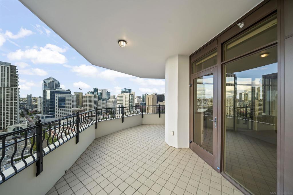 700 Harbor - photo 13