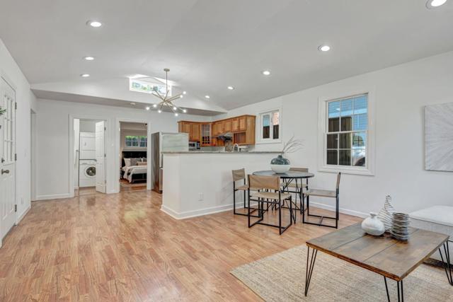 545 W Dana Street, Mountain View CA: https://media.crmls.org/mediaz/73bc012f-16c4-4a35-8260-a3bcdf3ae43b.jpg