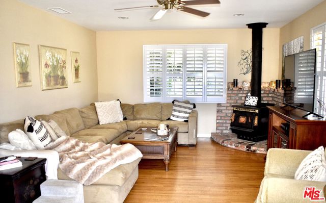 135 Oak Drive photo 3