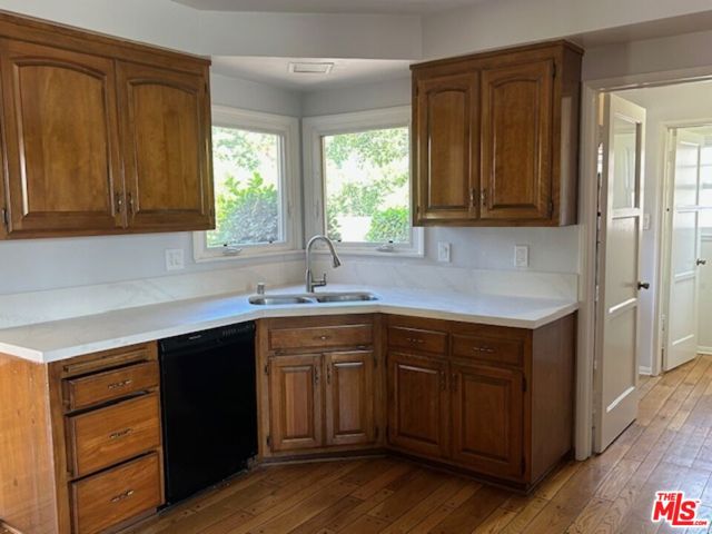 12825 Waddell Street, Valley Village CA: https://media.crmls.org/mediaz/73bc7f4d-58ad-4853-9003-4fa30c2f81fa.jpg
