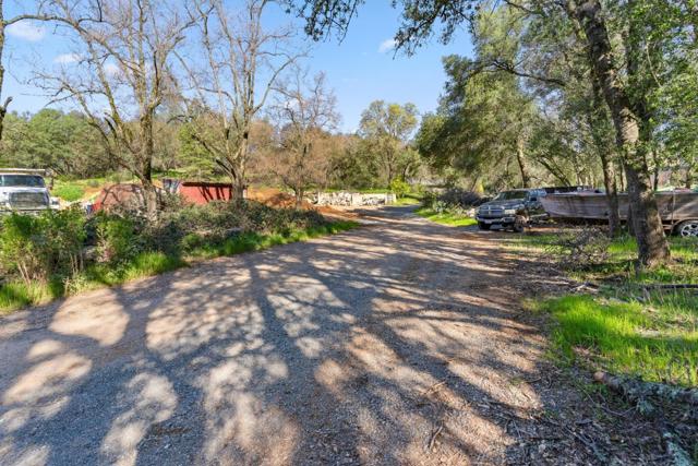 10264 Combie Road,  CA: https://media.crmls.org/mediaz/73bdd41e-a90e-4902-854a-68cef41eefb3.jpg