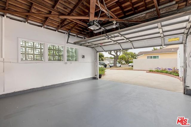 4307 Keystone Avenue, Culver City CA: https://media.crmls.org/mediaz/73bdeb9a-9d09-4a61-ae09-a95410cab7ee.jpg
