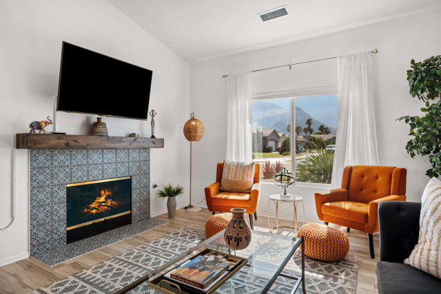 2312 Shannon Way, Palm Springs CA: https://media.crmls.org/mediaz/73be5c92-0891-4bfd-94b4-5a29a95c80bb.jpg