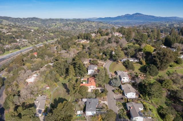 79 Muth Drive, Orinda CA: https://media.crmls.org/mediaz/73be8f61-b7f8-4114-abd3-e3ae969ed58c.jpg