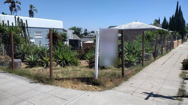 1135 41 26th Street, San Diego CA: https://media.crmls.org/mediaz/73beaccb-ba1a-494e-9fd9-e16b69bff9ff.jpg