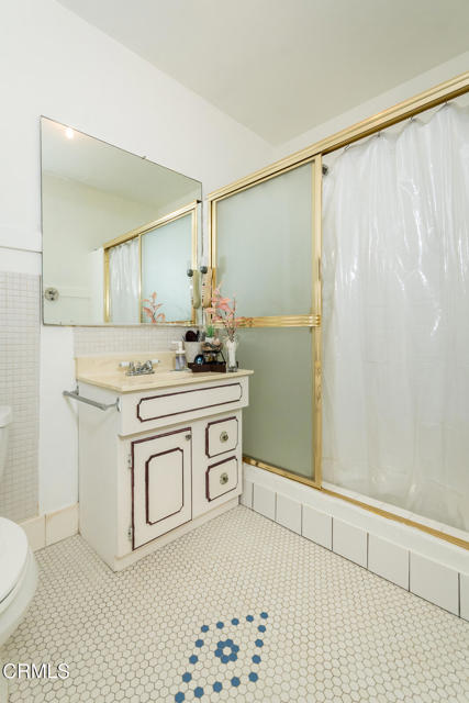 3247 La Clede Avenue, Los Angeles CA: https://media.crmls.org/mediaz/73bfcb7d-5ba7-4b73-9411-ab46e5cbfbd9.jpg