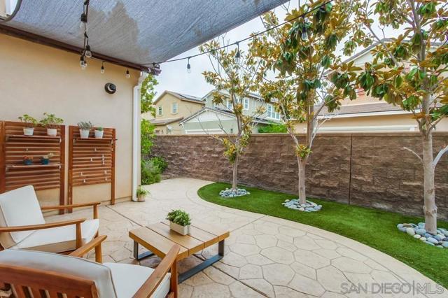 15655 Paseo Montenero, San Diego CA: https://media.crmls.org/mediaz/73bfee91-65ee-473e-ab73-afa4ce13edc6.jpg