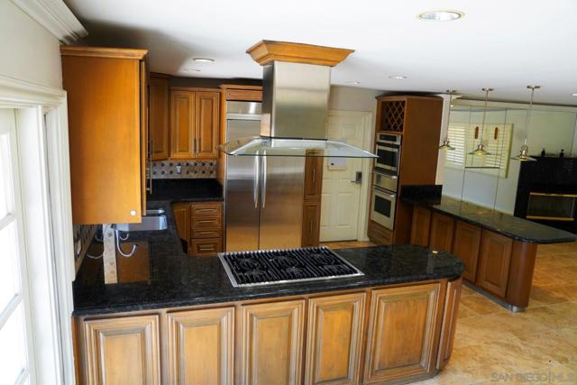 68 E Bonita Rd, Chula Vista CA: https://media.crmls.org/mediaz/73bff1e1-764e-4b0a-9e05-6fc6f1e8bf41.jpg