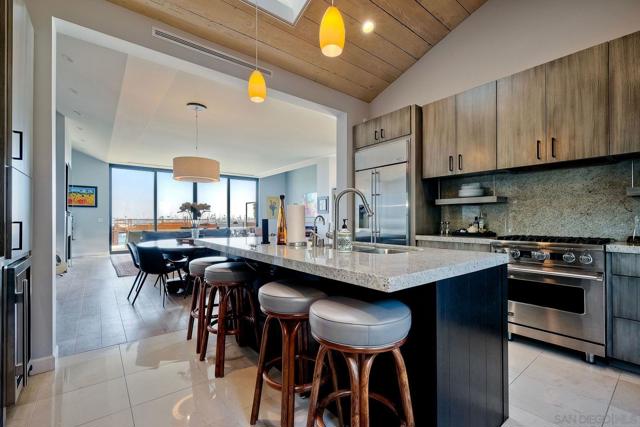 812 San Antonio Pl, San Diego CA: https://media.crmls.org/mediaz/73c063ab-9aec-4c53-8f29-3852c01a5d3a.jpg