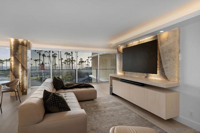 1820 Avenida Del Mundo, Coronado CA: https://media.crmls.org/mediaz/73c08de5-fc1b-45df-a7cb-38729a8067d3.jpg
