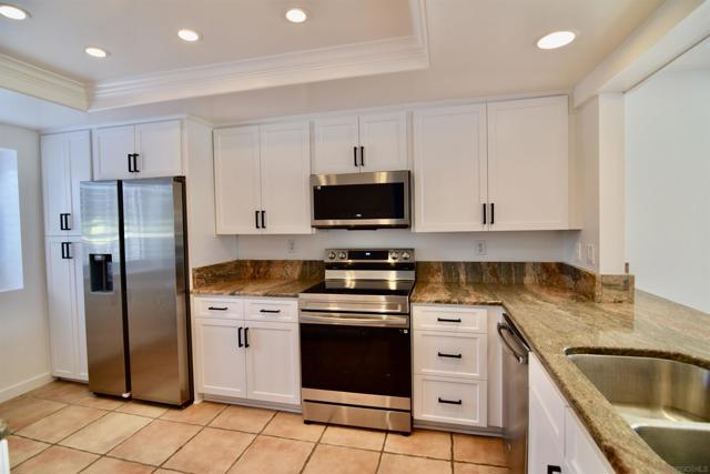 2501 Navarra Dr., Carlsbad CA: https://media.crmls.org/mediaz/73c0af4d-0576-42cf-9da3-a8b529a806b0.jpg