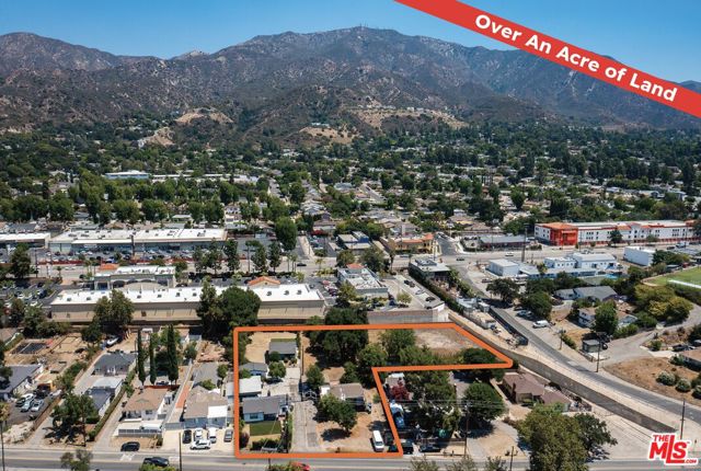 9722 Tujunga Canyon Boulevard, Tujunga CA: https://media.crmls.org/mediaz/73c15850-ce64-4e05-9826-103b59be7a34.jpg