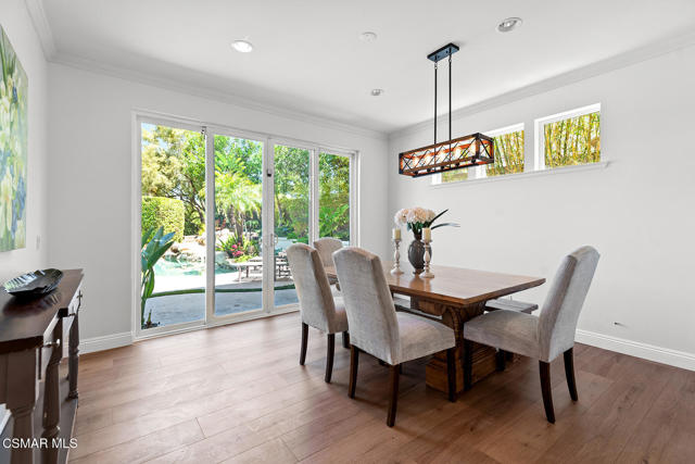 213 Heath Meadow Court, Simi Valley CA: https://media.crmls.org/mediaz/73c1bed7-3538-4cfd-bcce-51795970cce3.jpg