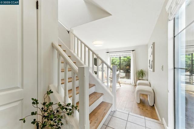 1660 San Luis Rd, Walnut Creek CA: https://media.crmls.org/mediaz/73c25fa5-75a6-455f-bad8-7504cb8fb584.jpg