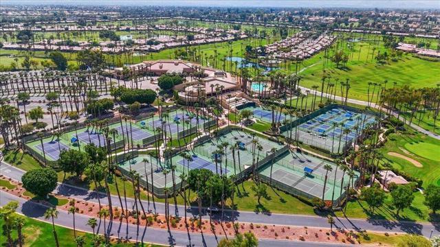 76216 Poppy Lane, Palm Desert CA: https://media.crmls.org/mediaz/73c2c475-085d-4908-8c43-25e3eb884045.jpg