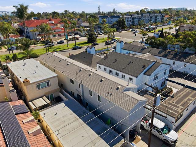 248 Orange Avenue, Coronado CA: https://media.crmls.org/mediaz/73c36bfc-67a2-483f-89f2-053dba5c4c11.jpg
