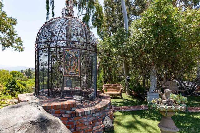 11339 Rolling Hills Dr, El Cajon CA: https://media.crmls.org/mediaz/73c38a91-47e0-430b-8162-ad86de222b9c.jpg