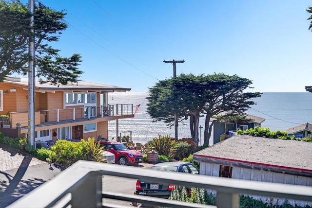 1 Gray Way, Watsonville CA: https://media.crmls.org/mediaz/73c3b980-6c68-4c92-87a1-c3c16b7a3c0f.jpg