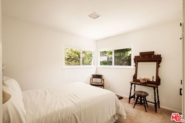 5940 Varna Avenue, Valley Glen CA: https://media.crmls.org/mediaz/73c3da89-99b3-47eb-b49e-948d28d35d0c.jpg