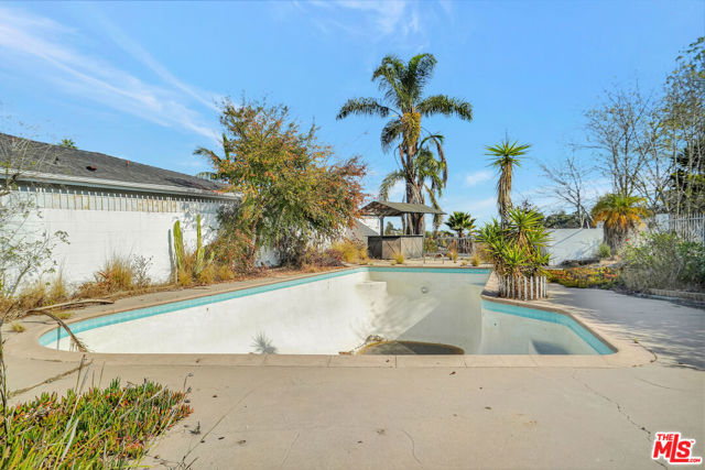 4701 Don Porfirio Place, Los Angeles, California 90008, 4 Bedrooms Bedrooms, ,3 BathroomsBathrooms,Single Family Residence,For Sale,Don Porfirio,25492317