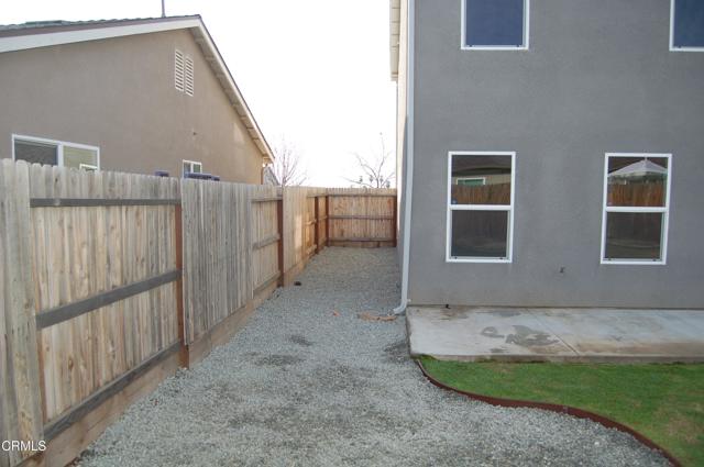 6200 Whaleback Avenue, Bakersfield CA: https://media.crmls.org/mediaz/73c5320f-910f-4c21-bc83-a615e1e8911d.jpg