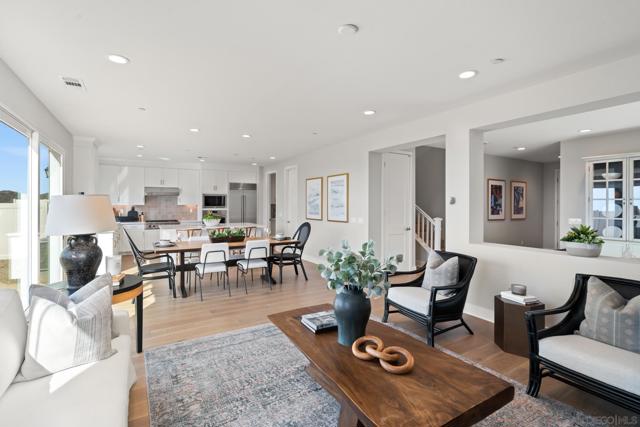 951 Visalia Pl, San Marcos CA: https://media.crmls.org/mediaz/73c56577-3db2-4823-bf45-0cd260cdaaa5.jpg