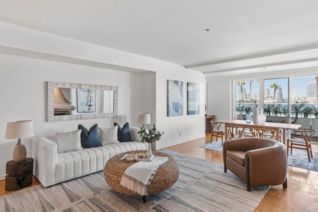 1101 1st Street, Coronado CA: https://media.crmls.org/mediaz/73c56dc4-1d02-4709-9b82-f739a07a8466.jpg