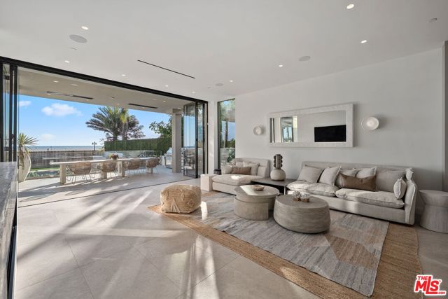 Image 10 of 47 For 938 Palisades Beach Road