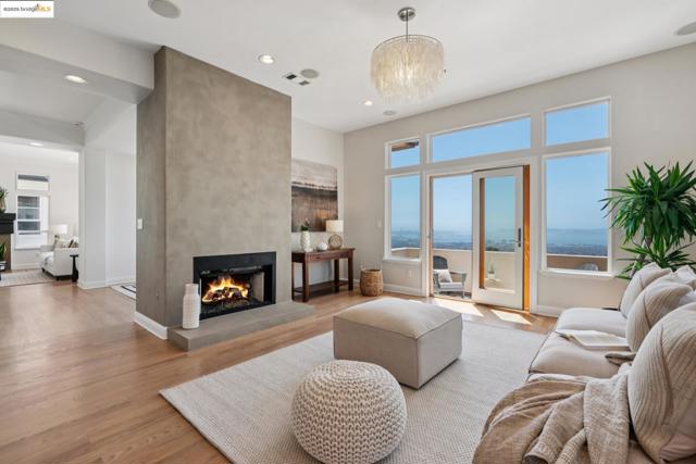 16032 Broadway Ter, Oakland CA: https://media.crmls.org/mediaz/73c755e7-05b7-449c-8dc4-892b6dd55a6f.jpg