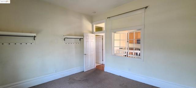 2825 Market St, Oakland CA: https://media.crmls.org/mediaz/73c7f302-b6de-4a42-908d-8e9b2fdeeaf7.jpg