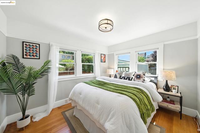 4415 Fleming Ave, Oakland CA: https://media.crmls.org/mediaz/73c7fba3-199c-44d1-a99e-4ac1b7990cd1.jpg