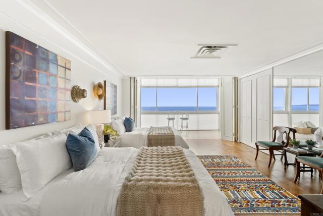 939 Coast Boulevard, La Jolla CA: https://media.crmls.org/mediaz/73c826ae-671a-4767-a401-6b61863ed169.jpg