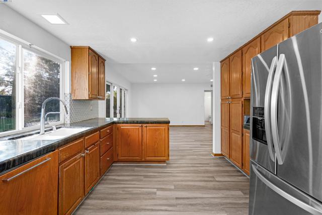 3608 Siskiyou Ct, Hayward CA: https://media.crmls.org/mediaz/73c885b4-ddd2-40a4-bdb5-841099d2c9ea.jpg