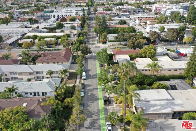 1533 Yale Street, Santa Monica CA: https://media.crmls.org/mediaz/73c8e7a3-e697-4933-ba0c-3f0c2f8bcd17.jpg