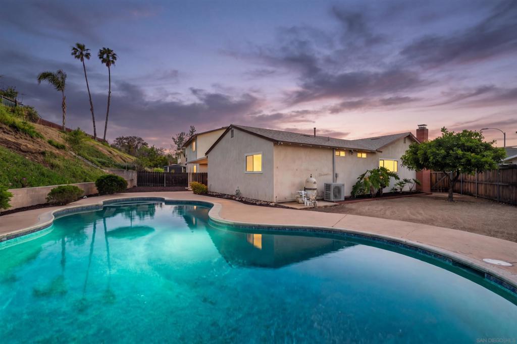 7225 Laura Ct - photo 3