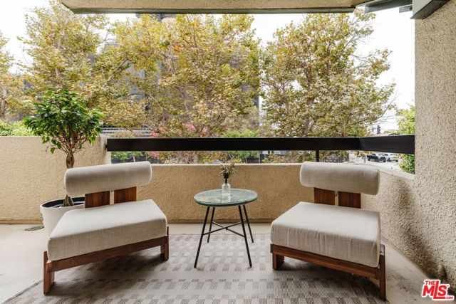 2227 Century Hill, Los Angeles CA: https://media.crmls.org/mediaz/73ca8d42-76a8-4ce9-91b4-f64536f2cb77.jpg