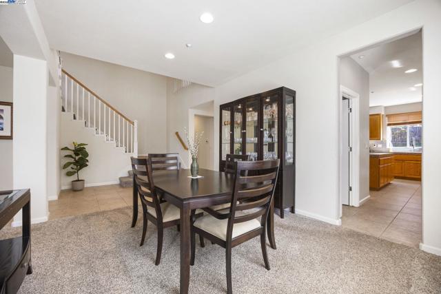 1037 Lexington Way, Livermore CA: https://media.crmls.org/mediaz/73ca90a4-8baa-4071-b769-1acea20f0f8b.jpg